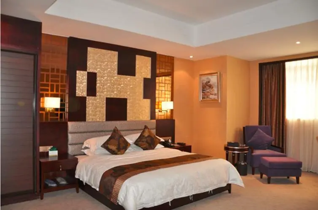 商务酒店装修设计简单而不简约，时尚轻奢又经济