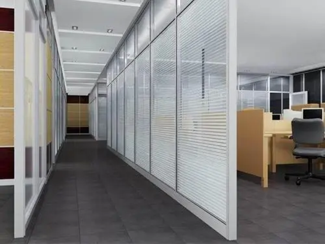 办公室设计装修|双玻百叶隔断规划空间